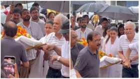 मनारा-मिताली चोपड़ा ने निभाया बेटे का फर्ज, उठाई पिता की अर्थी, दोनों बहनों के नहीं थमे आंसू